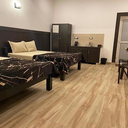Rr Holiday Inn Кодайканал Екстер'єр фото